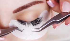 اکستنشن مژه و چگونگی جداسازی این مژه ها ؟
